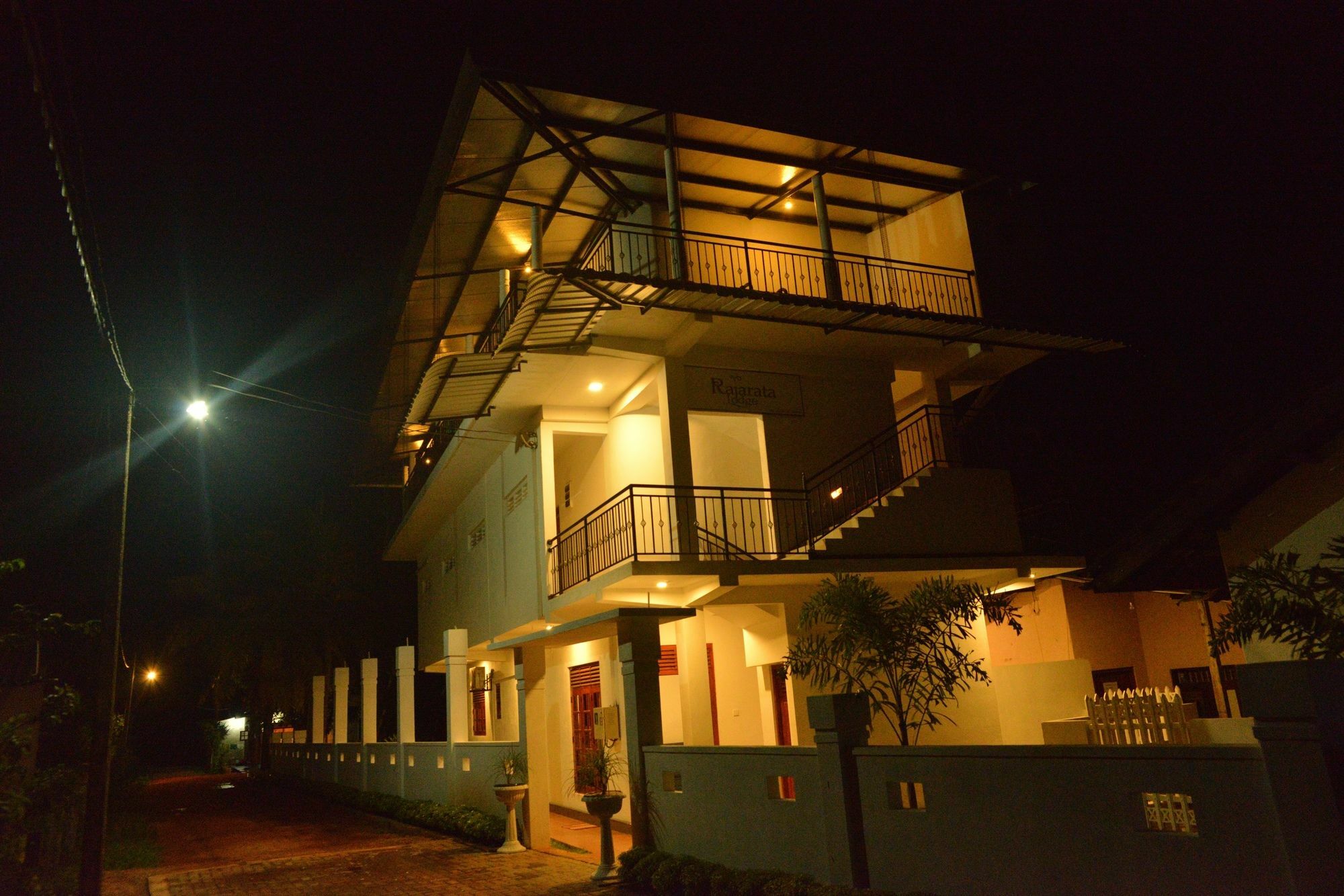 Rajarata Family Resort Anuradhapura Zewnętrze zdjęcie