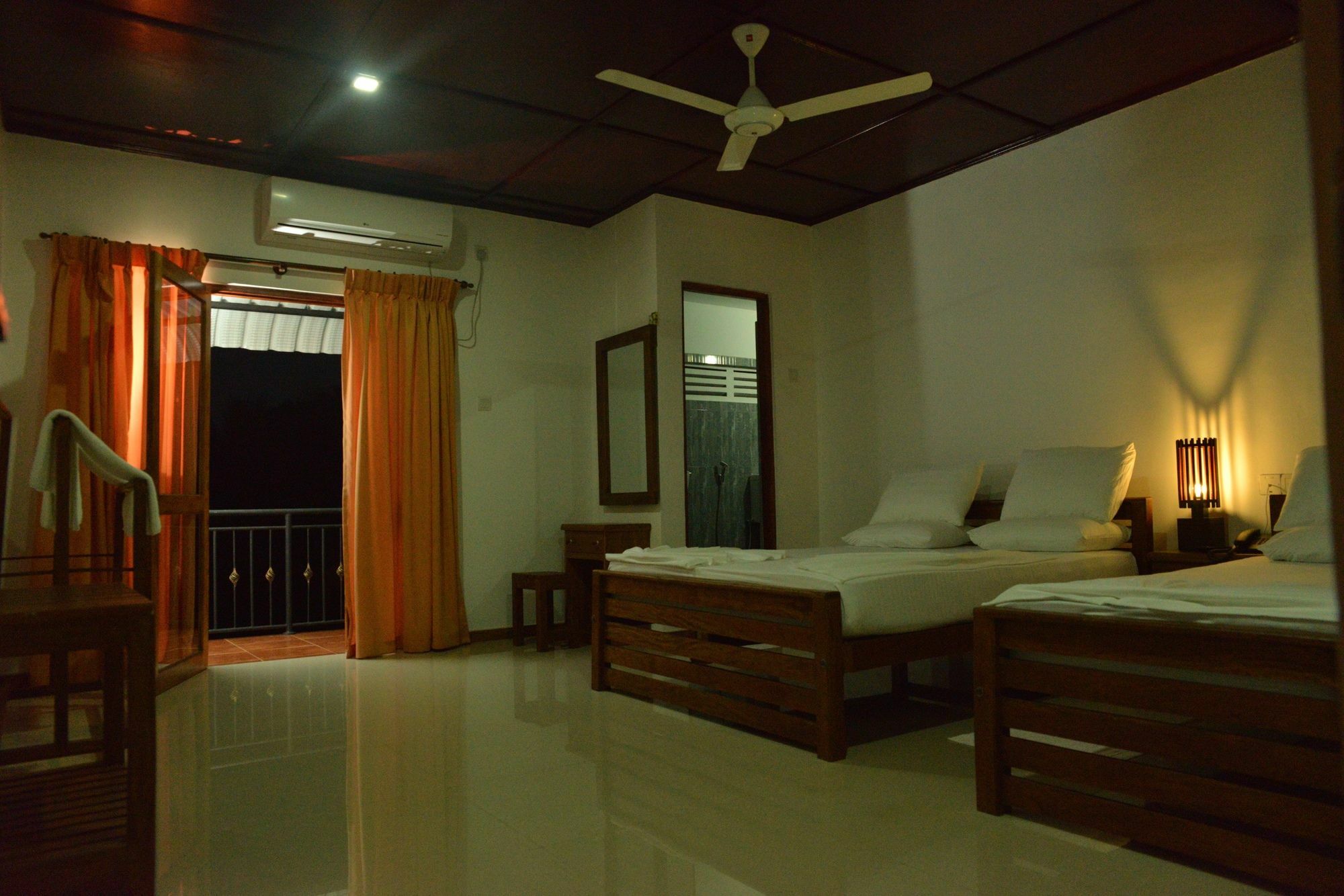 Rajarata Family Resort Anuradhapura Zewnętrze zdjęcie